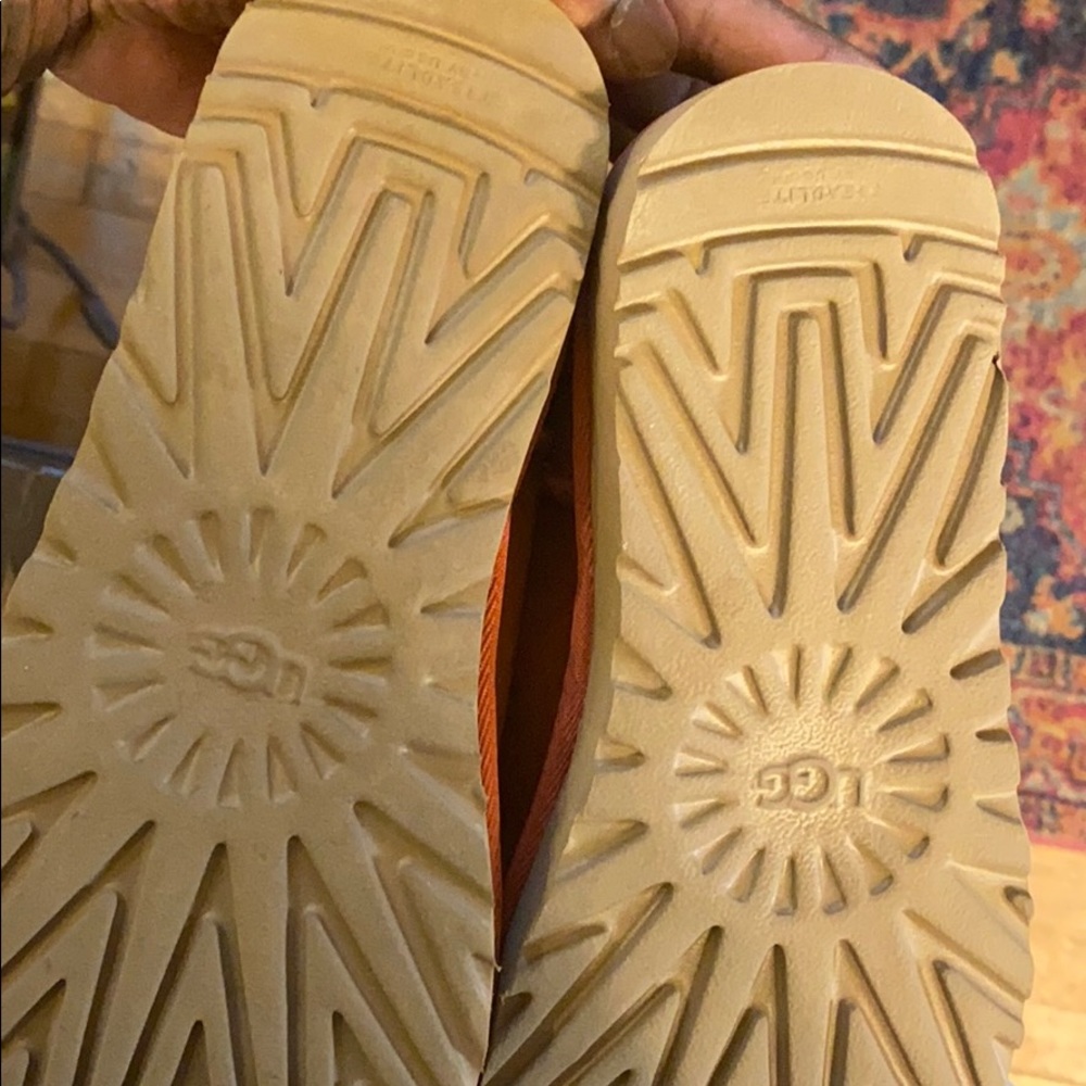 Ugg - Picture 5 of 6